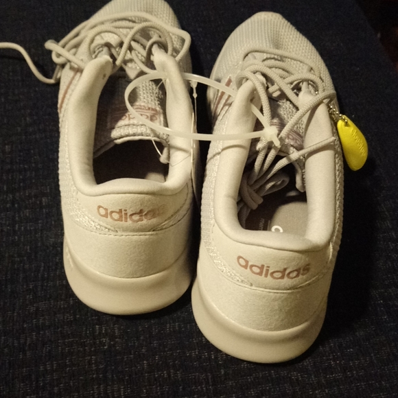 Brand new Adidas Womens size 10 light gray - Picture 3 of 7